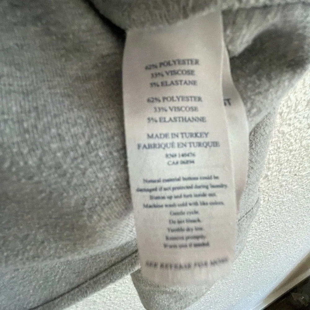 TWO Faherty Legend sweater shirts in grey twill and olive - Picture 7 of 16